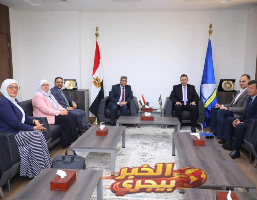 محافظ دمياط يبحث تعزيز التعاون مع مركز المعلومات ودعم اتخاذ القرار بمجلس الوزراء